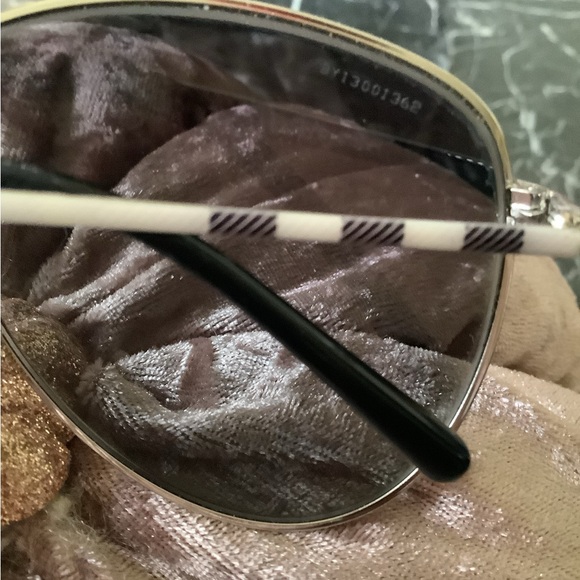 Authentic Burberry pilot aviator sunglasses with case - Picture 3 of 7